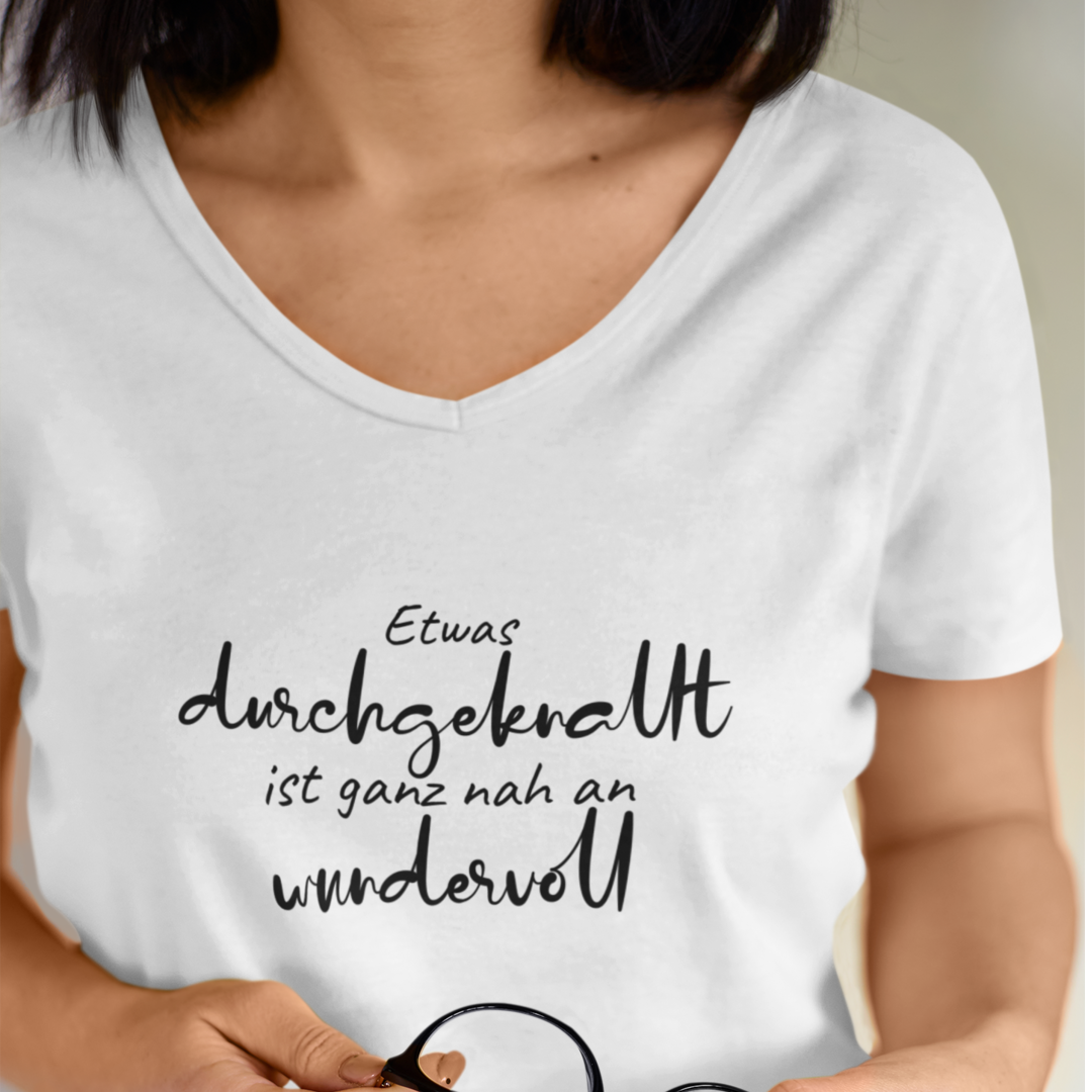 Etwas durchgeknallt  - V-Neck Damenshirt